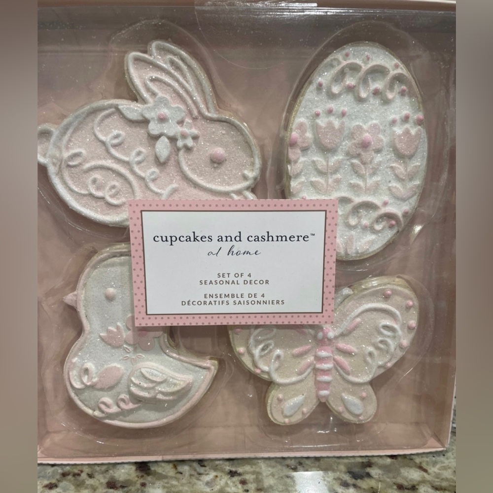 Cupcakes and Cashmere Easter artificial Cookies - Boxed set of 4 Brand new